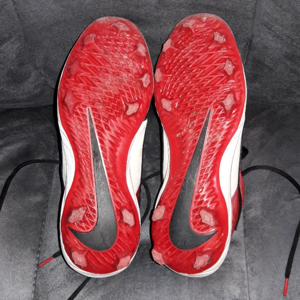 Nike Cleats - Picture 2 of 5